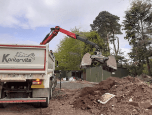 Betono, plytų, grunto išvežimas su fiskar.