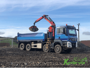 Šakų, kelmų, betono išvežimas su fiskars.